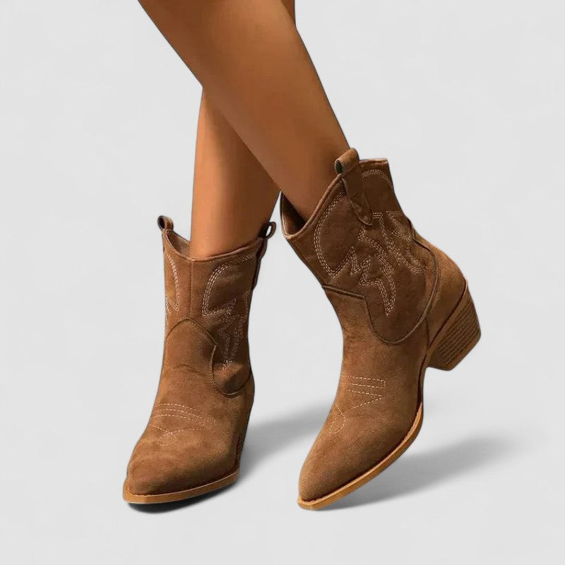 Aurora | Botines western con bordados elegantes