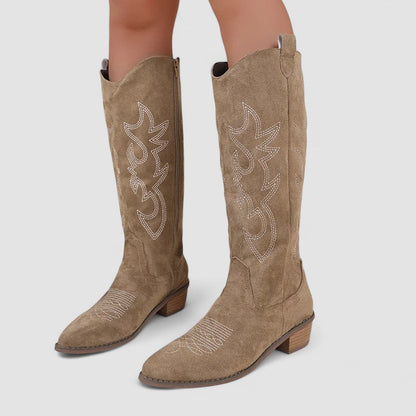Valentina | Botas western bordadas de tacón bajo