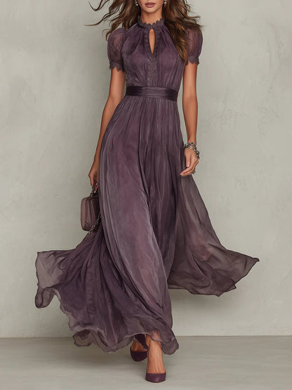 Prunelle · Vestido Maxi de Muselina Violeta con Cuello Corazón y Ribete de Encaje